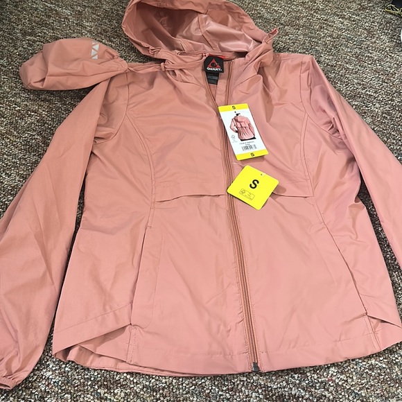 Gerry packable jacket with bag. NWT size Small - Picture 2 of 6